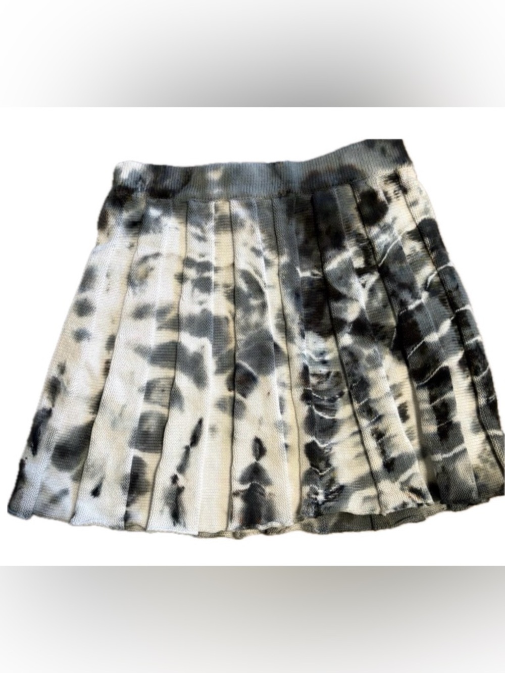 Pleated Tie-Dye Mini Skirt - Black & White
